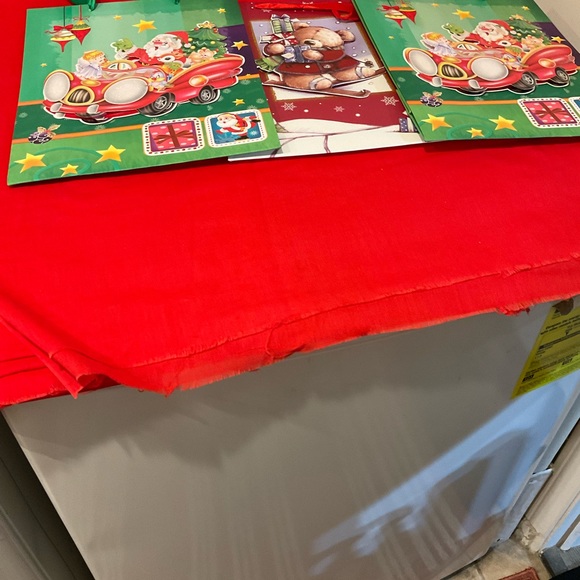 2D Christmas Tree gift bags - Picture 2 of 3